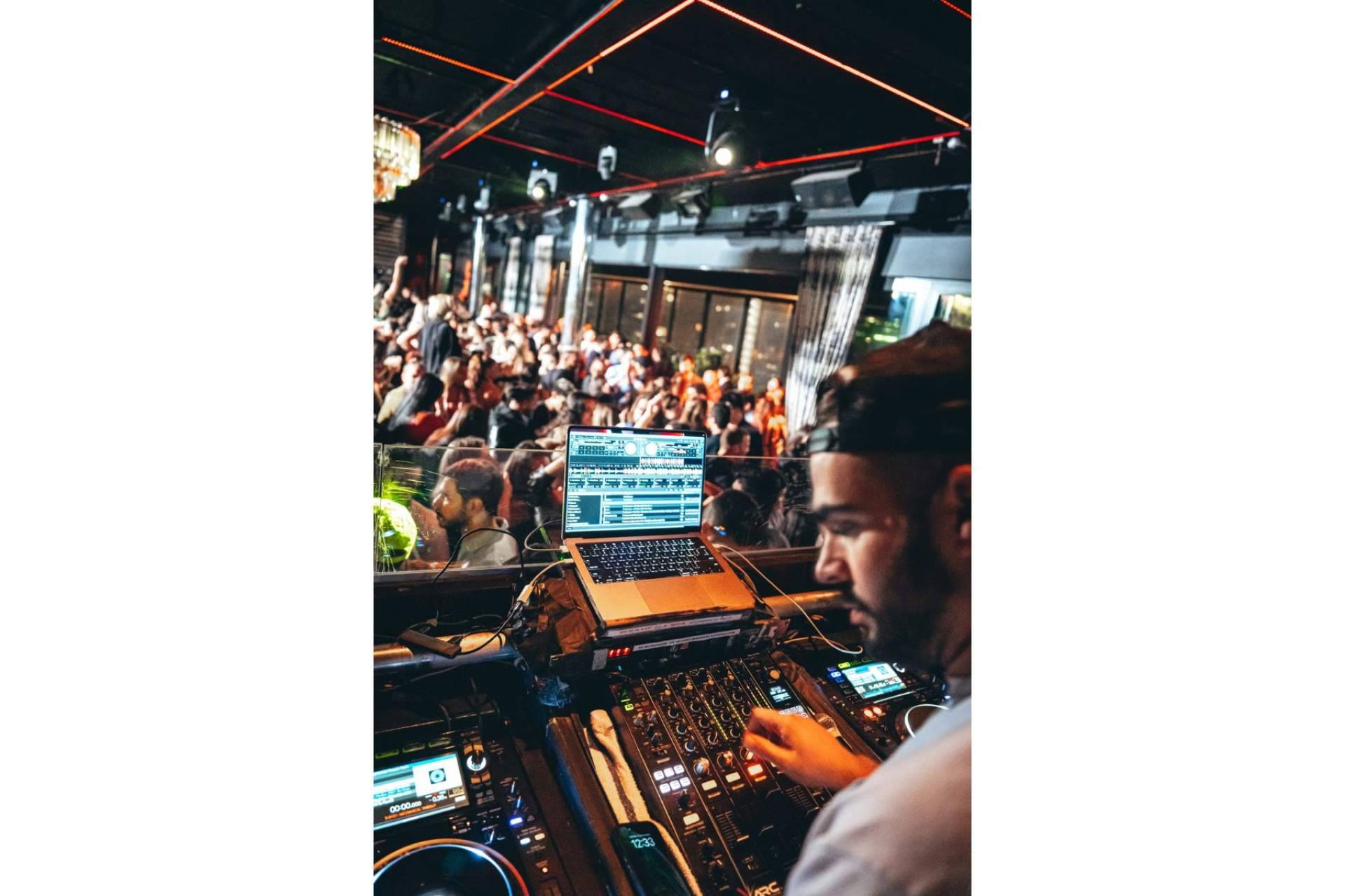 Mr. Gómez, el DJ asturiano que se abre camino en Manhattan