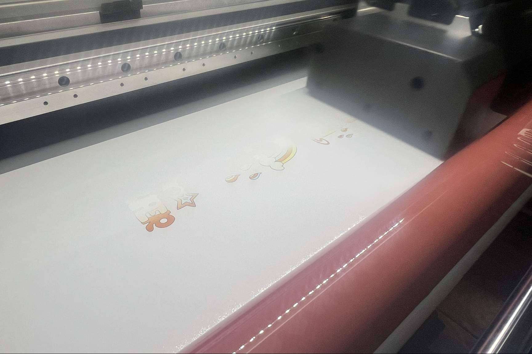¿Qué es la impresión en DTF UV y cómo funciona?