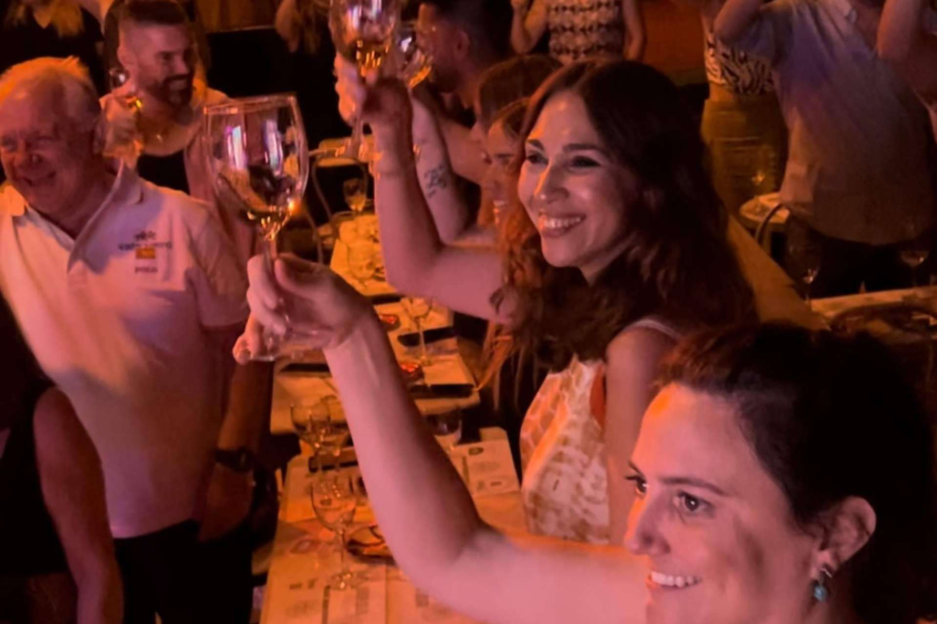 Comedia y cata de vinos; el maridaje ideal