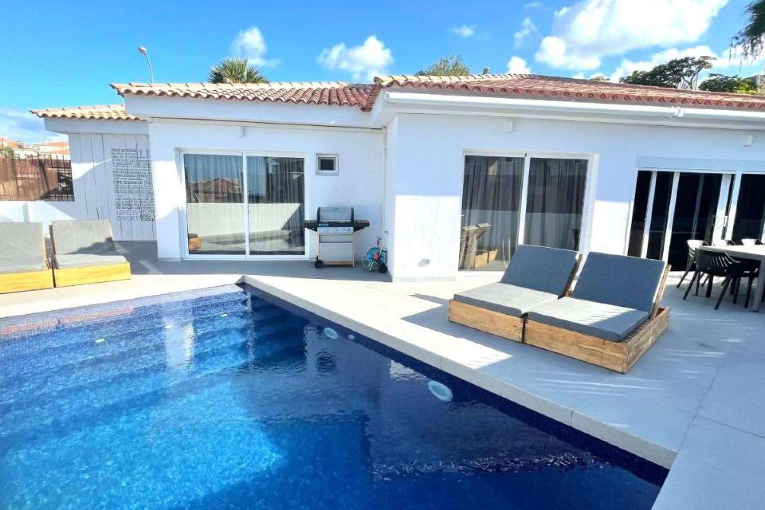 Canarias.com cuenta con villas de lujo en Tenerife con capacidad para hasta 8 personas