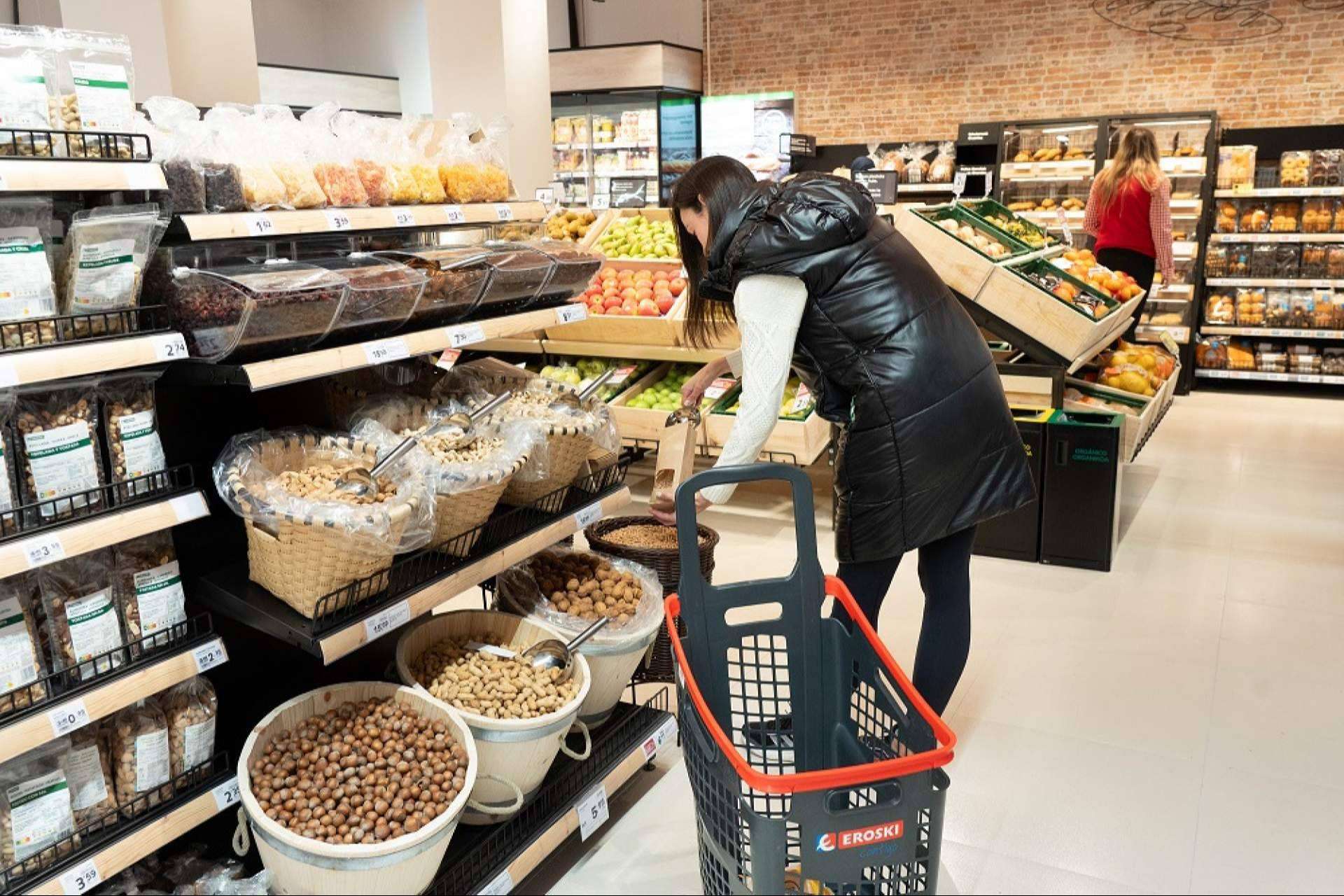 EROSKI abre una nueva franquicia en Vitoria, con un formato autoservicio que incorpora novedades