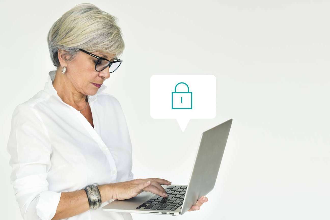 Canal Senior y la Policía Nacional formarán a los mayores frente a los riesgos digitales y las amenazas físicas