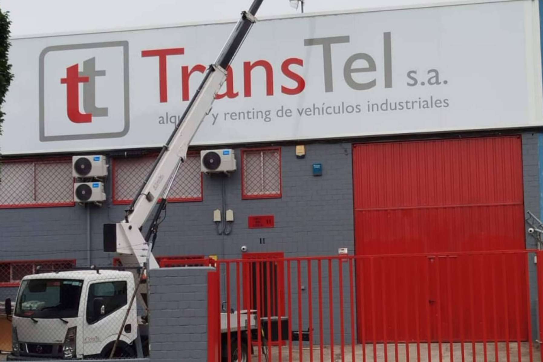 Encontrar la nueva delegación en el norte de Madrid de alquiler y renting de vehículos industriales de TransTel