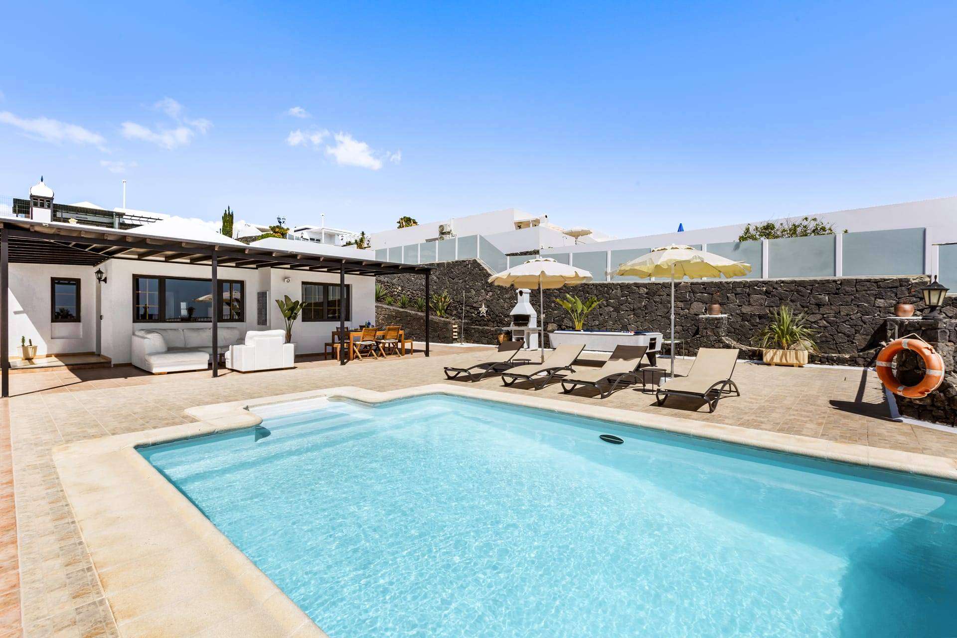Vivir una experiencia en Lanzarote alquilando una villa