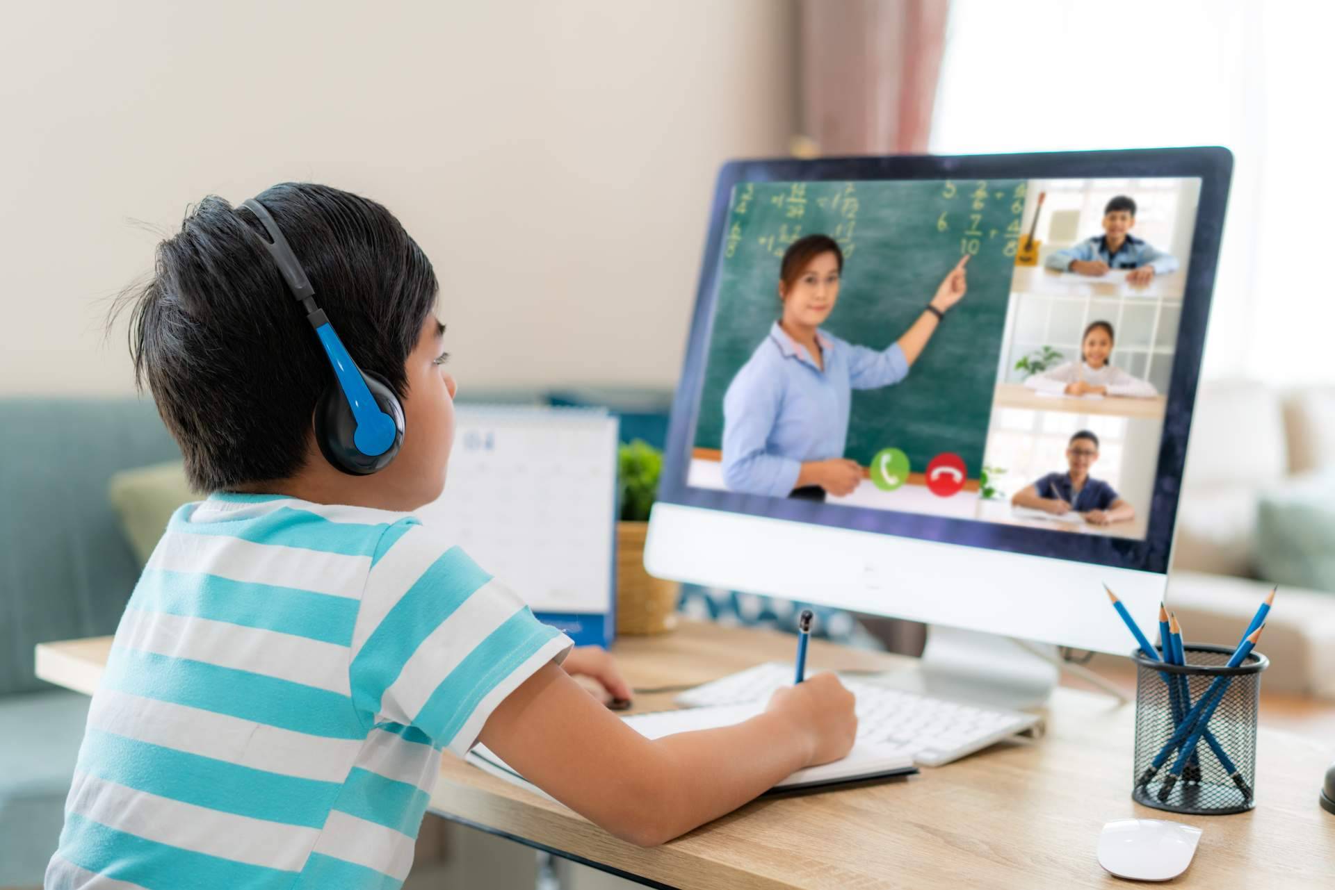 Preparando a los escolares para el futuro sin perder de vista el presente