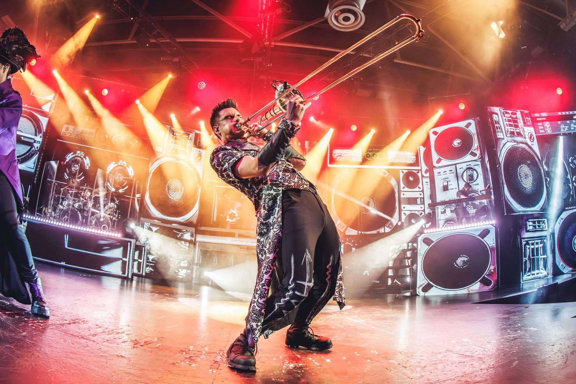 Celebrar el Día del Padre con la mejor música y espectáculo en WAH Show