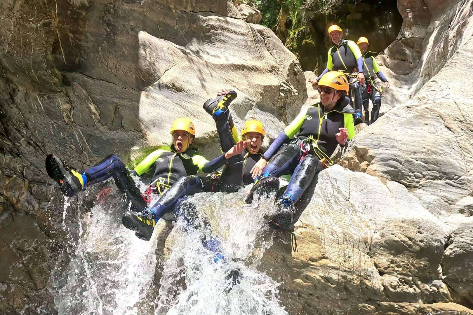 Barranquismo en Jaca y Vía Ferrata Sorrosal, Deportes en los Pirineos para este verano