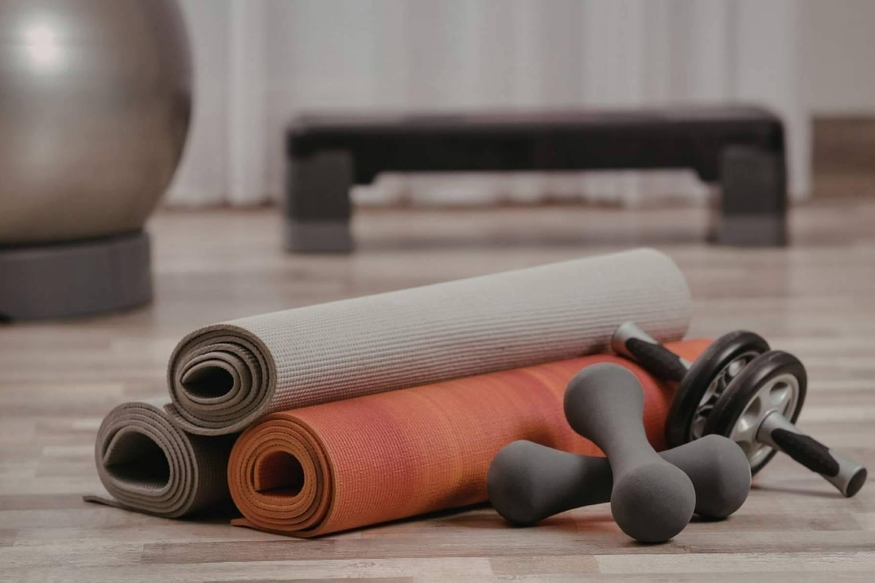 Montar un gimnasio en casa sin complicaciones; materiales de gimnasio clave y entrega rápida Doblefit