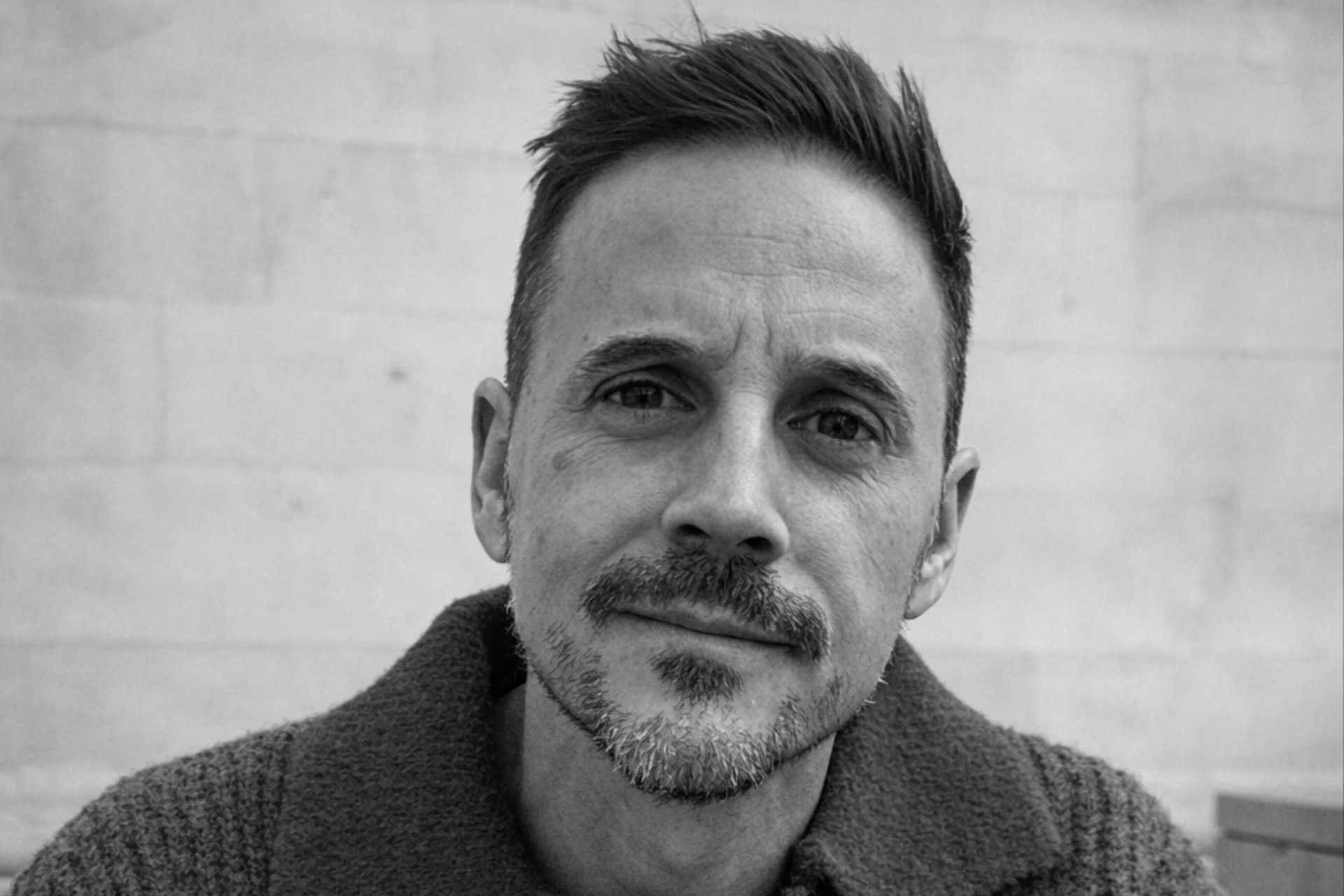 Pablo Nicai inicia una cruzada escolar para que 10.000 niños cambien la pantalla por 'Leyendar'
