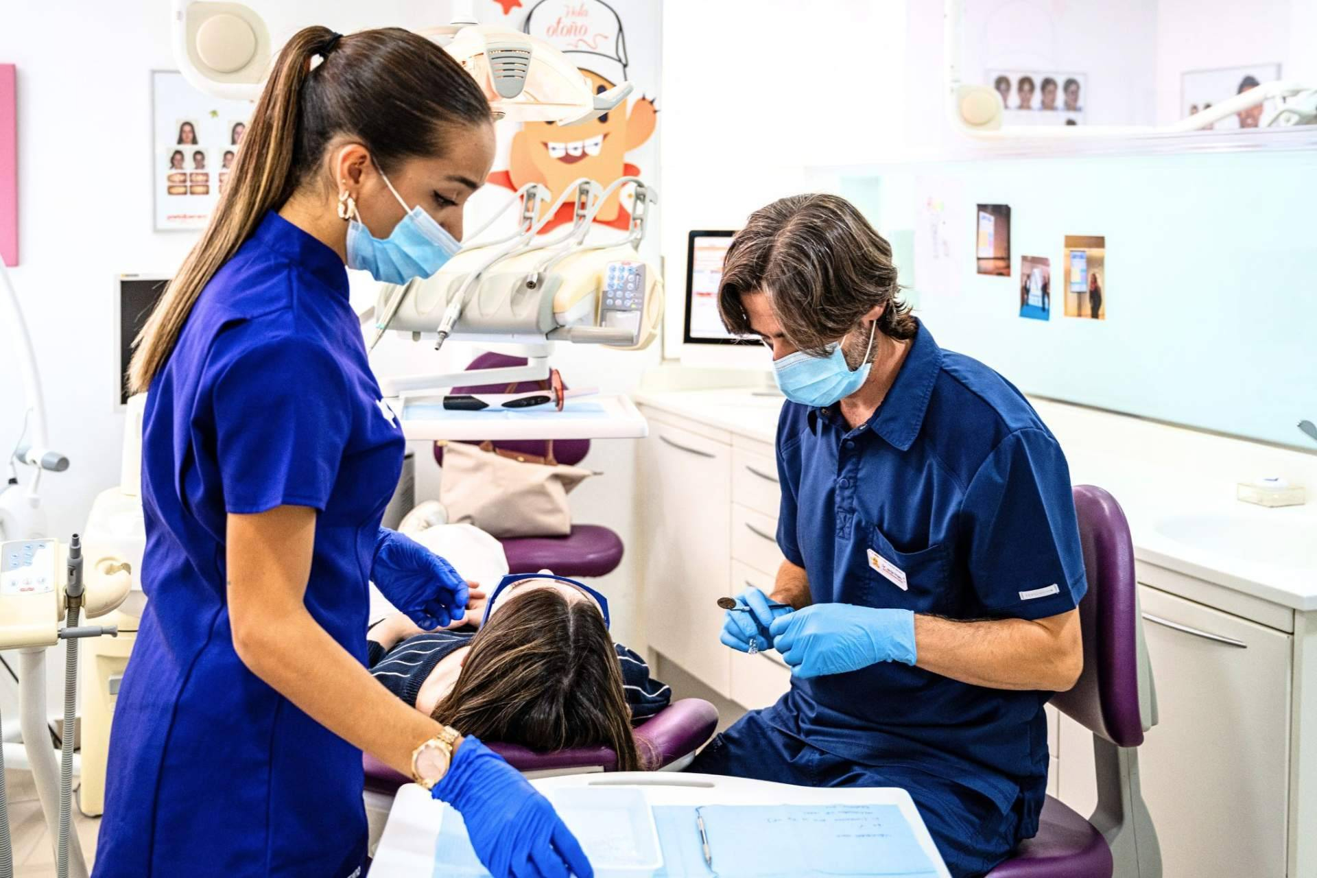 6 señales de que un hijo podría necesitar ortodoncia