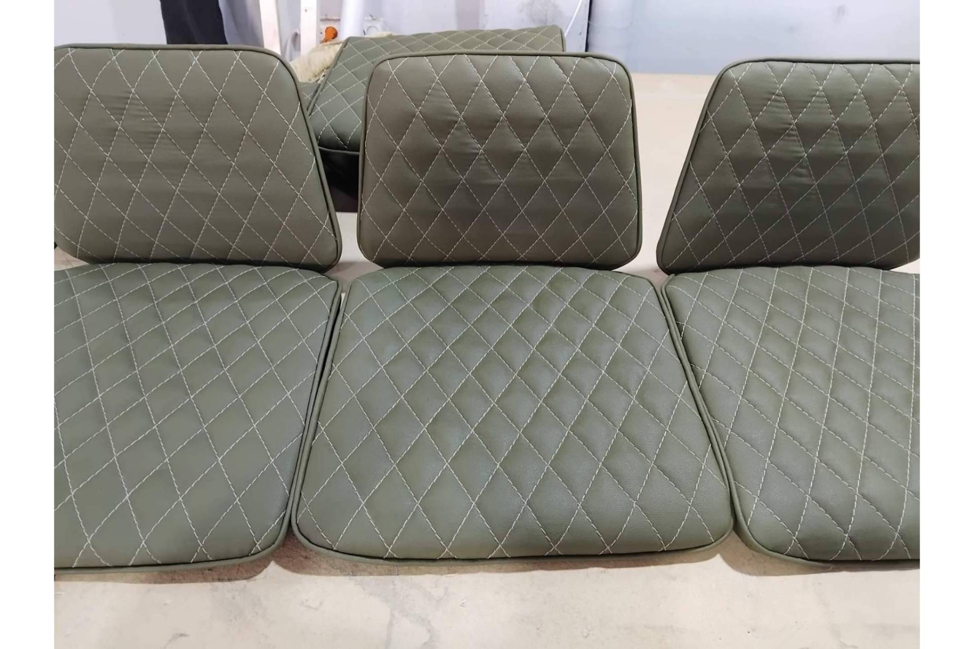 Renovar muebles sin comprar nuevos; guía práctica con tapicero a domicilio Madrid para sofás, sillas y cabeceros