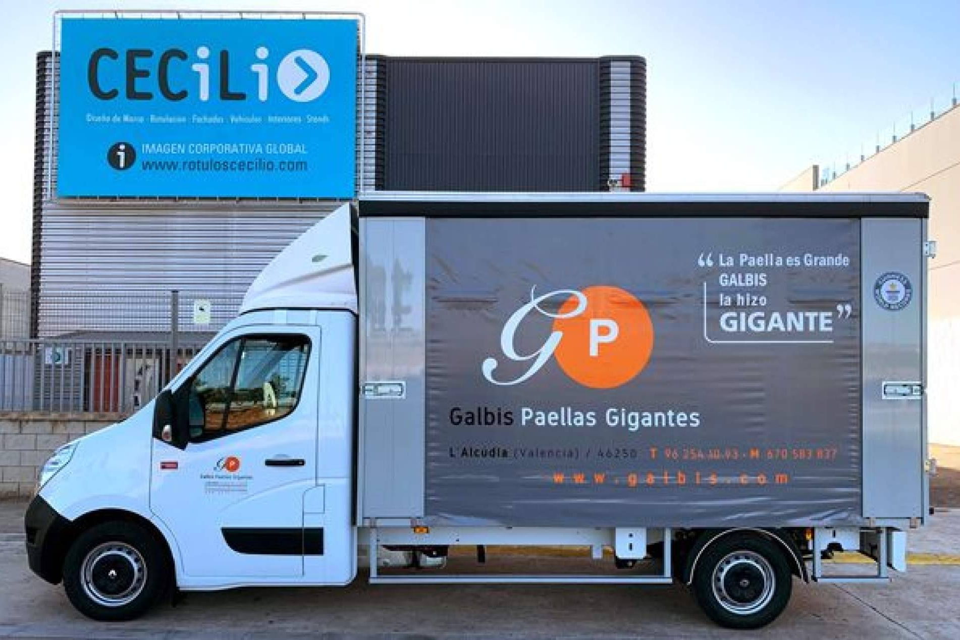 Rótulos Cecilio refuerza su posicionamiento con soluciones de lonas de gran formato en Valencia
