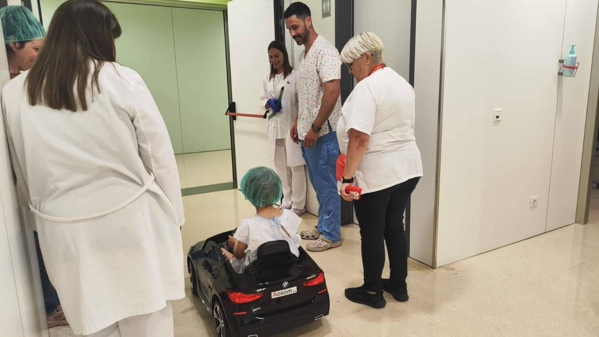 Aosom.es colabora con Sant Joan de Déu con la donación de coches eléctricos infantiles