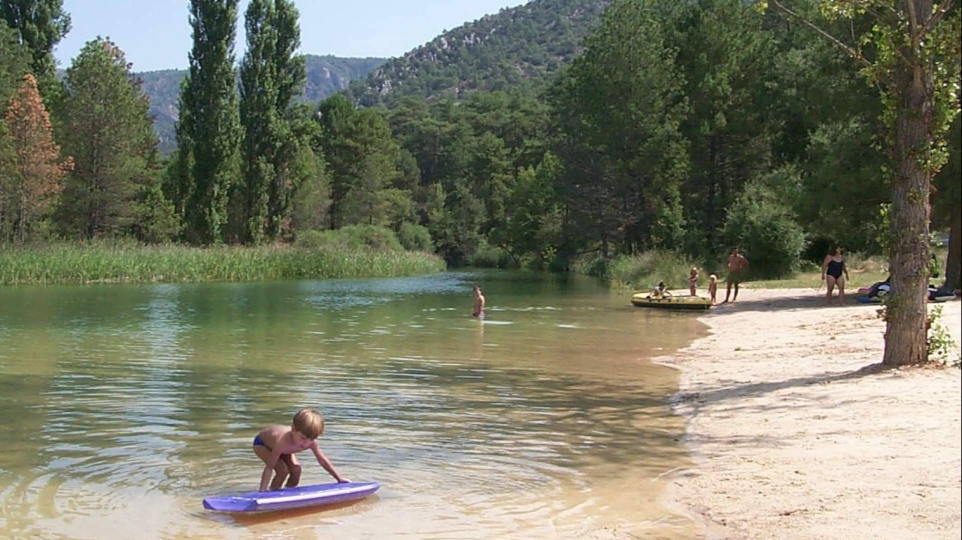 Un oasis natural entre pinares; la playa oculta de Cañamares en Cuenca