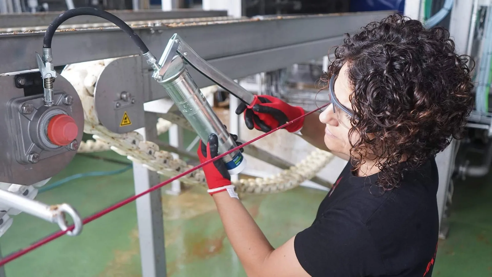 Interflon en la industria alimentaria se anticipa a la normativa sobre PFAS y MOAH